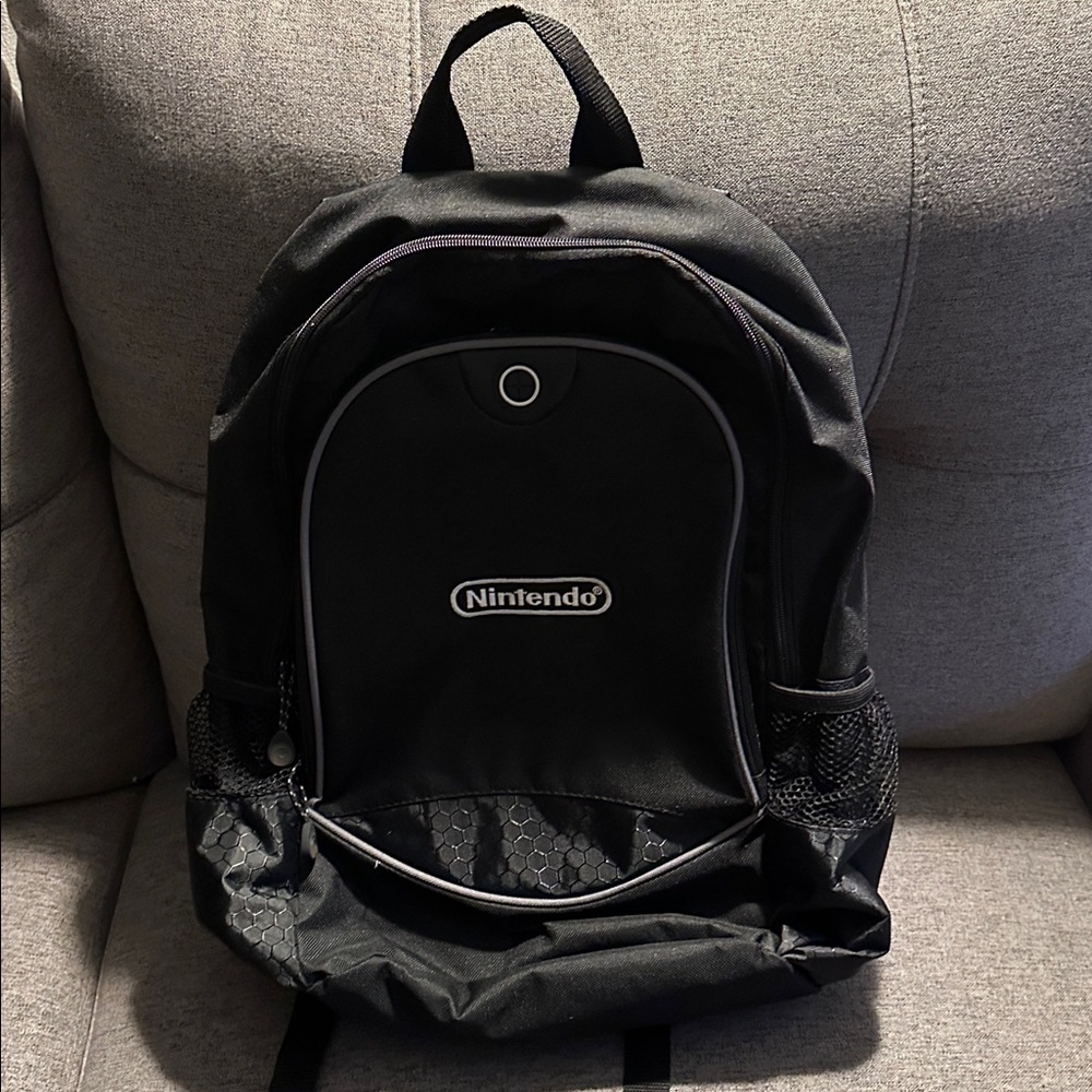 Nintendo backpack - Picture 2 of 4